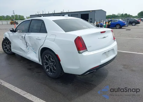 2018 Chrysler 300 S z USA, uszkodzony, nr VIN 2C3CCAGG2JH151758